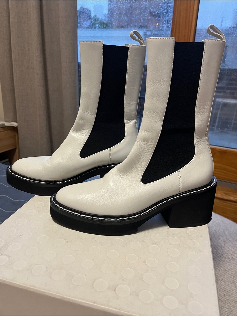 KHAITE White Leather Chelsea Heeled Boots with Black Panels - Picture 5 of 9